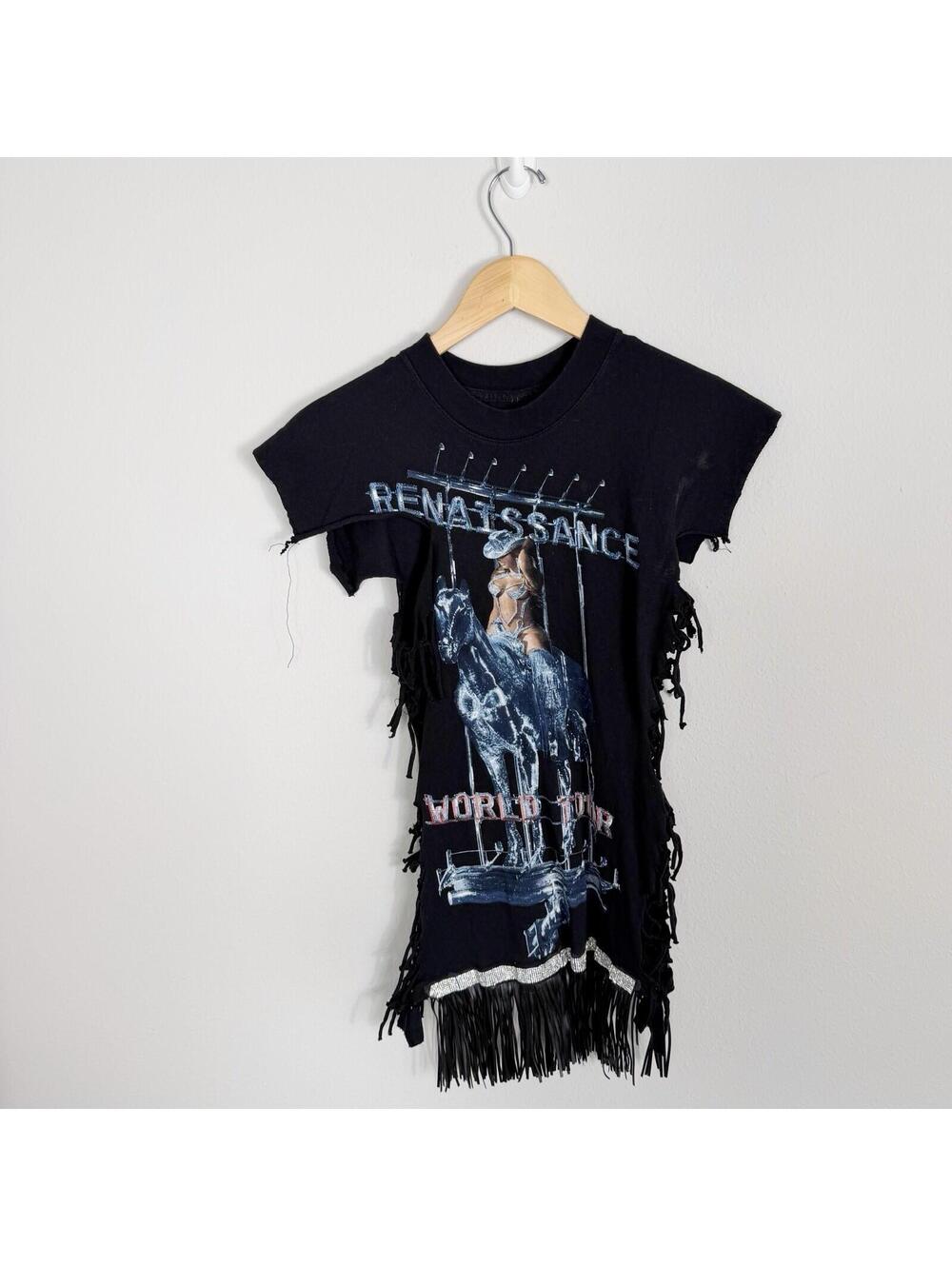 Beyoncé: T-Shirt Renaissance World Tour Black Cut Out Bedazzled Medium
